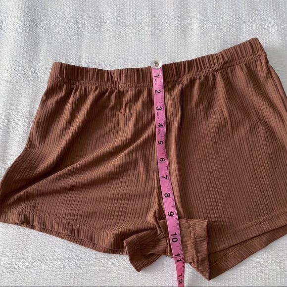 Brown Short Ribbed Stretchy Shorts - Picture 5 of 11